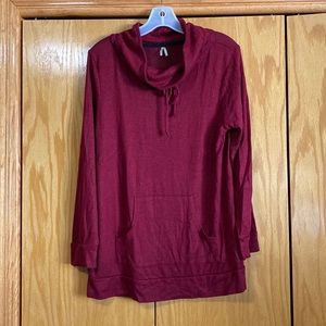 Women’s maroon tunic top